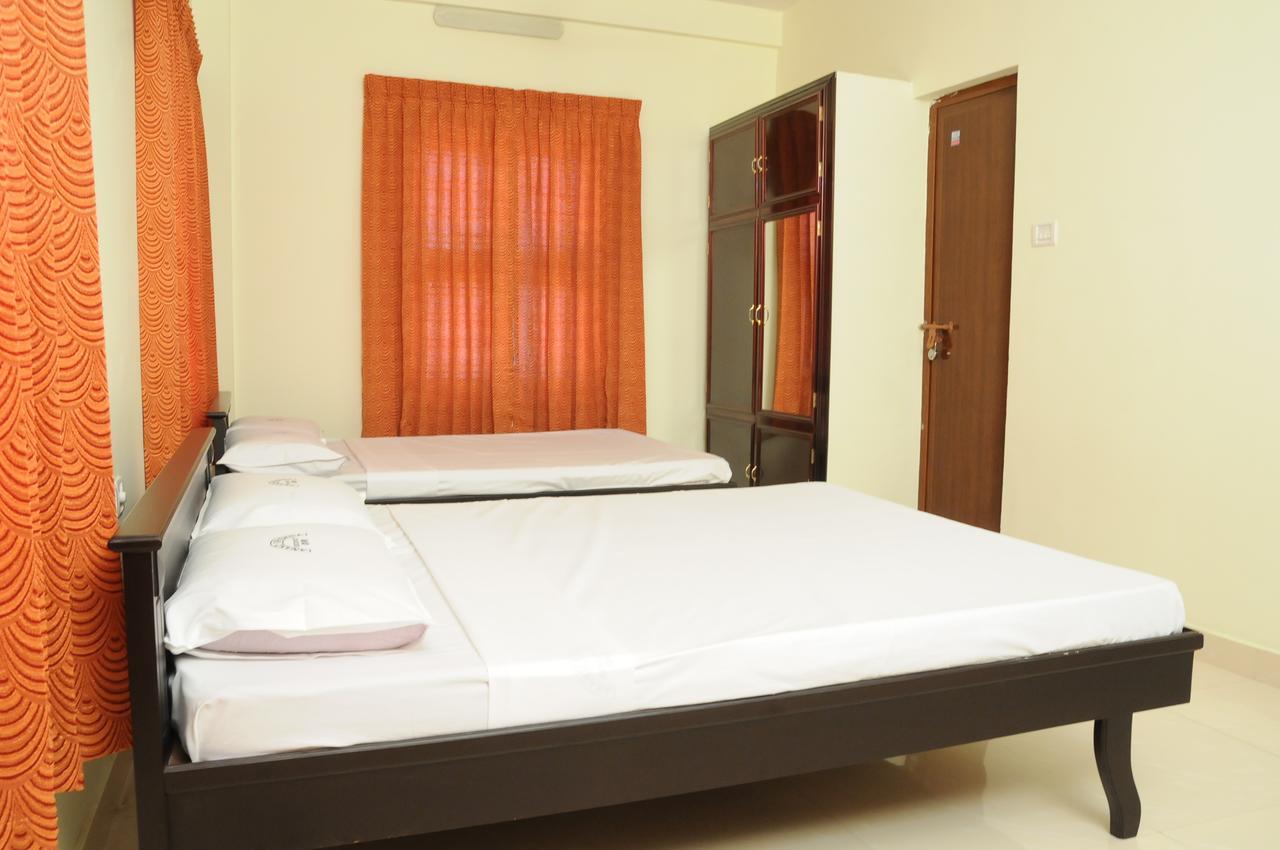 Anandkrishna Residency Hotell Guruvāyūr Exteriör bild