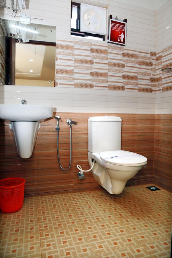 Anandkrishna Residency Hotell Guruvāyūr Exteriör bild