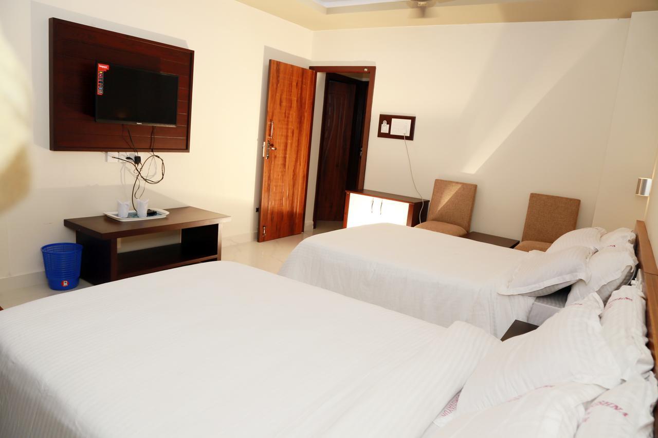 Anandkrishna Residency Hotell Guruvāyūr Exteriör bild