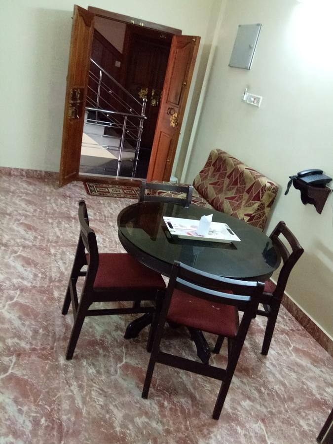 Anandkrishna Residency Hotell Guruvāyūr Exteriör bild