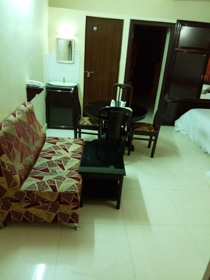 Anandkrishna Residency Hotell Guruvāyūr Exteriör bild
