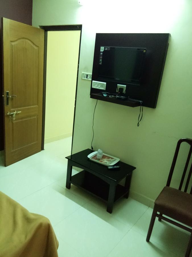Anandkrishna Residency Hotell Guruvāyūr Exteriör bild
