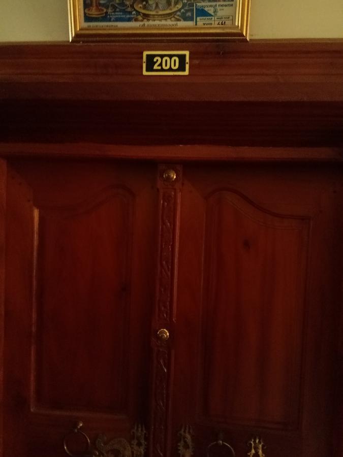 Anandkrishna Residency Hotell Guruvāyūr Exteriör bild