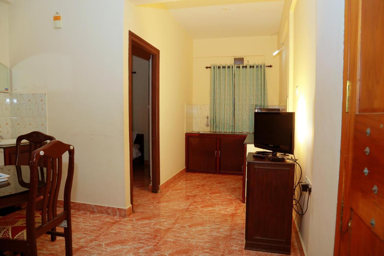Anandkrishna Residency Hotell Guruvāyūr Exteriör bild